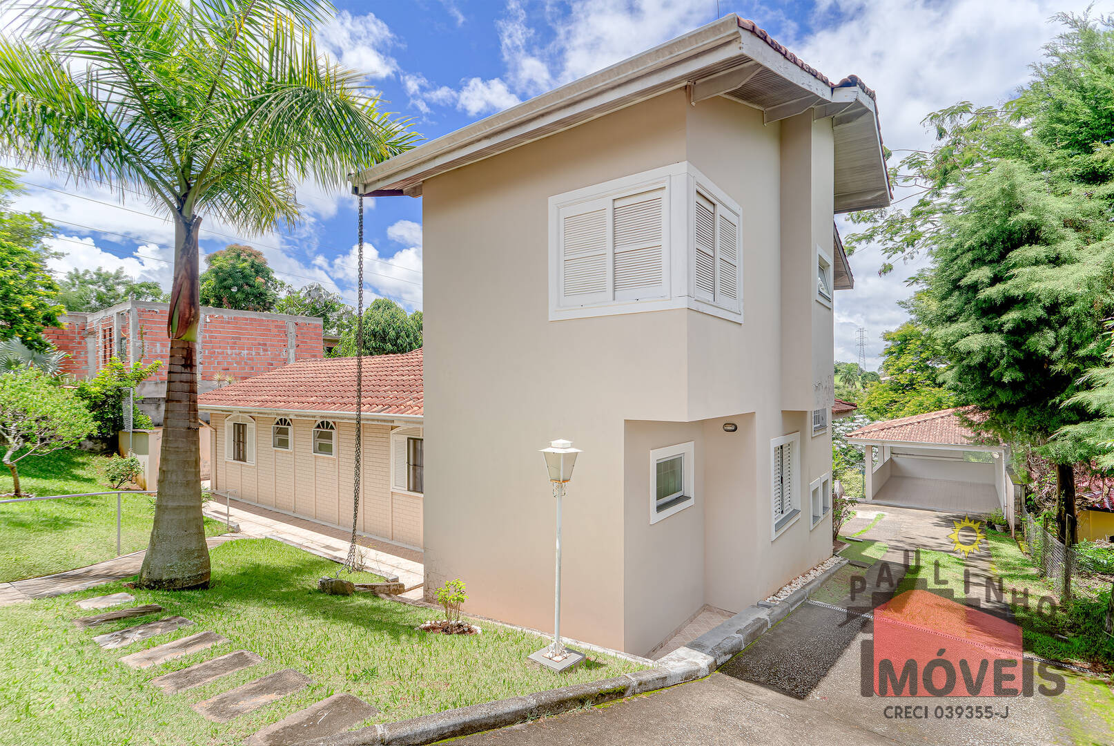 Casa de Condomínio à venda com 6 quartos, 323m² - Foto 2
